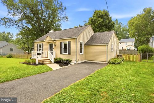 135 Longshore Ave, YARDLEY, PA, 19067-1731 | Card Image