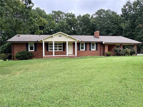 19 Hillside Park Dr, Thomasville, NC, 27360-6358 | Card Image