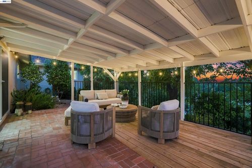 327 Kingston Ave, Martinez, CA, 94553-4015 | Card Image
