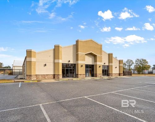 9585 Milton Jones Rd, Daphne, AL, 36526-6469 | Card Image