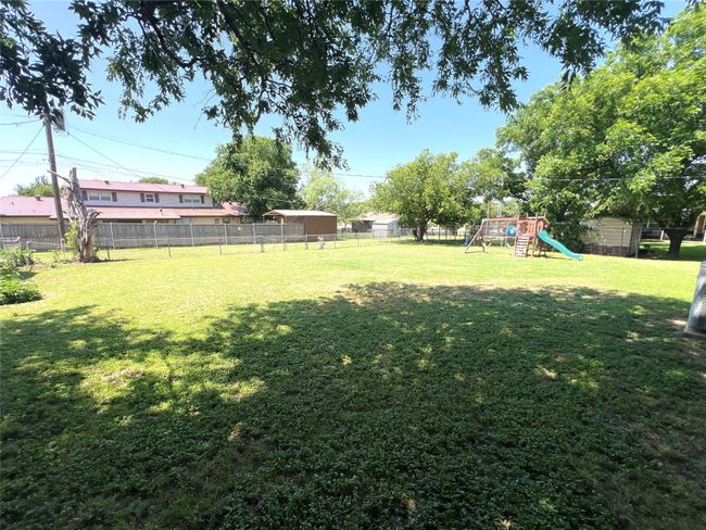 725 E 6 Th St, House other with 3 bedrooms, 2 bathrooms and null parking in Baird TX | Image 12