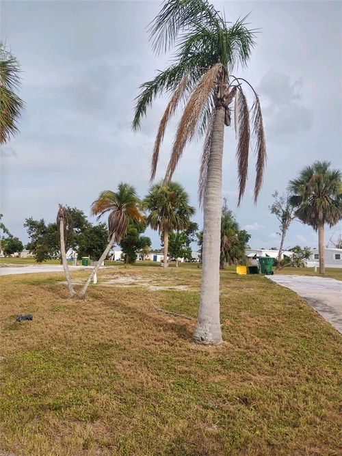 7482 Fulmar Ave, PORT CHARLOTTE, FL, 33981-2622 | Card Image