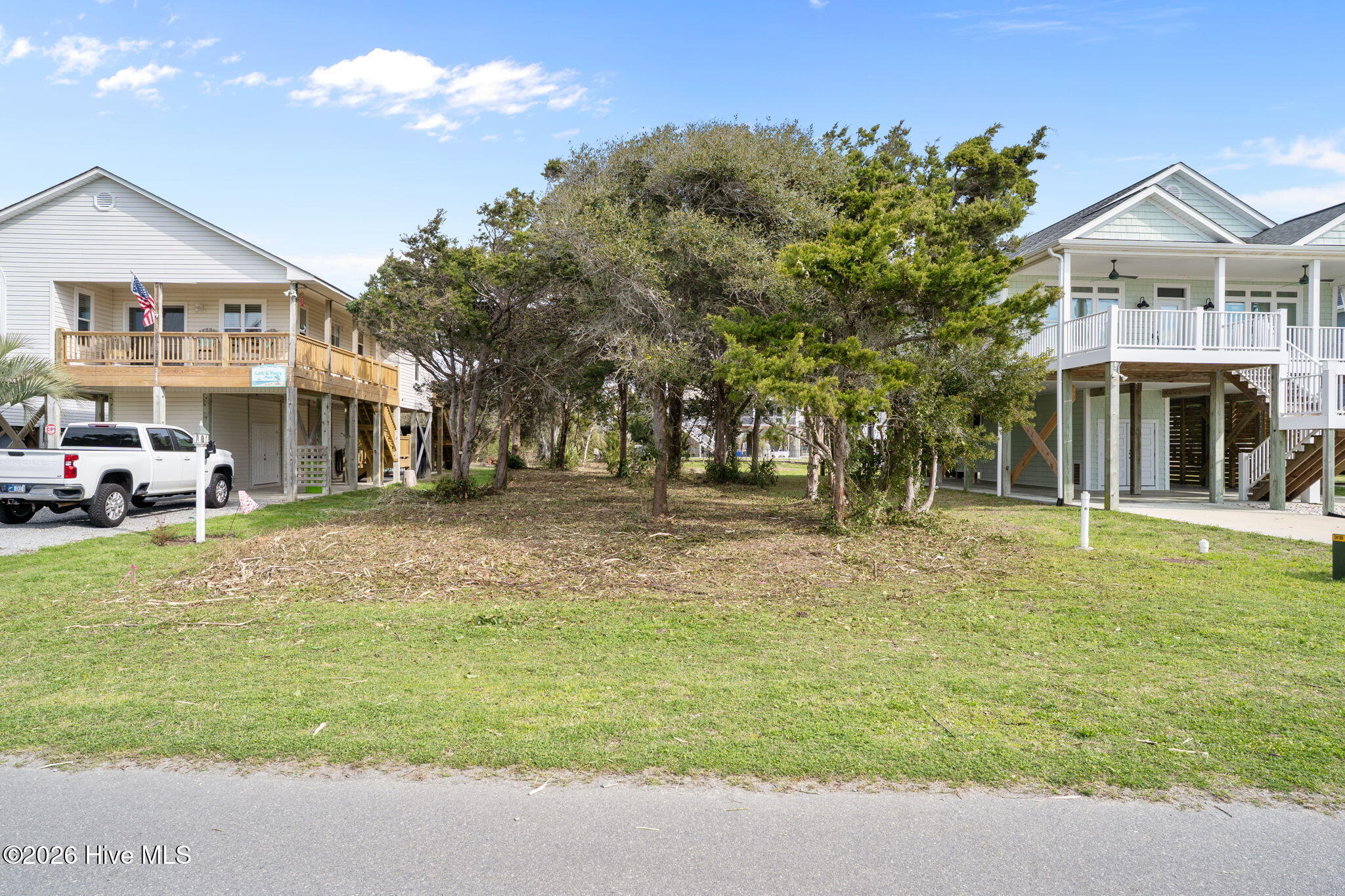 2606 E Dolphin Dr, Oak Island, NC 28465