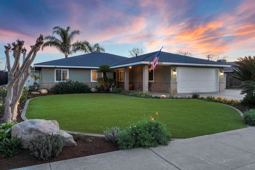 505 Ash St, Lemoore, CA, 93245-3549 | Card Image