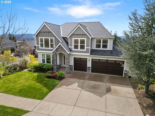 10928 Se Lenore St, Happy Valley, OR, 97086-8789 | Card Image