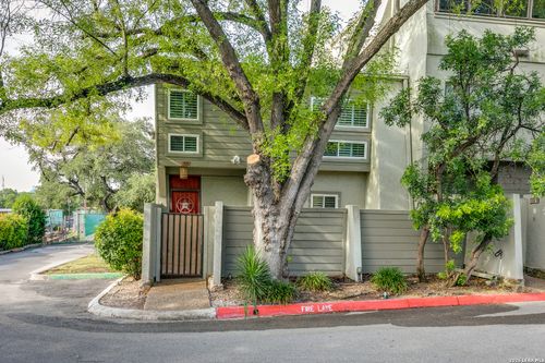 b-3102 Eisenhauer Rd, San Antonio, TX, 78209-3558 | Card Image