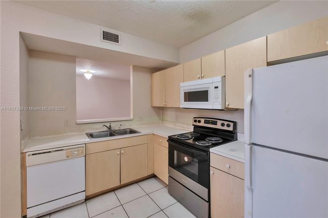 APT-1013 - 1103 Golden Lakes Blvd, Condo with 3 bedrooms, 2 bathrooms and null parking in West Palm Beach FL | Image 5
