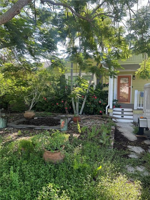 3008 Dupont St S, Gulfport, FL, 33707-5705 | Card Image