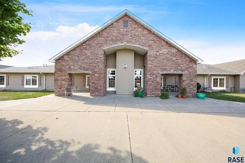 1101 Hiawatha Ave, Pipestone, MN, 56164 | Card Image