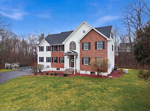 2 Hitching Post Ln, Methuen, MA, 01844-2695 | Card Image