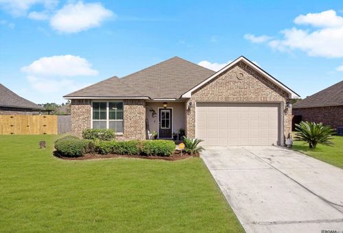 10705 Dodger Dr, Denham Springs, LA, 70726-1854 | Card Image