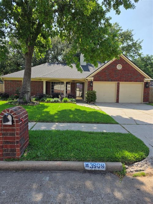 3909 Regency Dr, Deer Park, TX, 77536-6190 | Card Image
