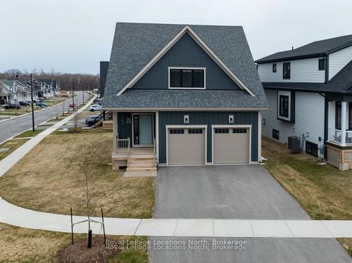 163 Courtland St, The Blue Mountains, ON, L9Y5L7 | Card Image