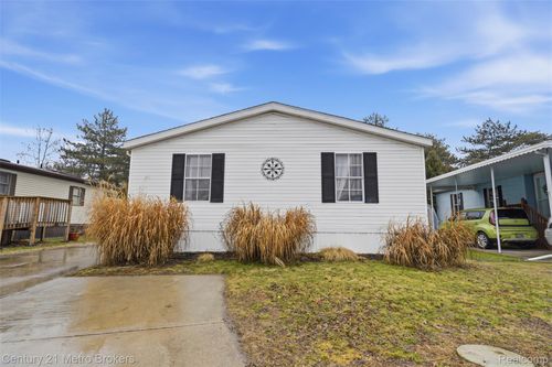 3009 Bay View Dr, Fenton, MI, 48430-3301 | Card Image