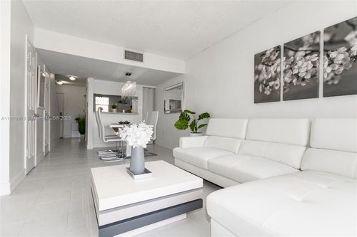 apt-209-245 Nw 109th Ave, Miami, FL, 33172-5223 | Card Image
