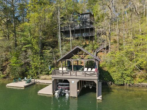 88 Vidalia Ln, Lakemont, GA, 30552-3023 | Card Image