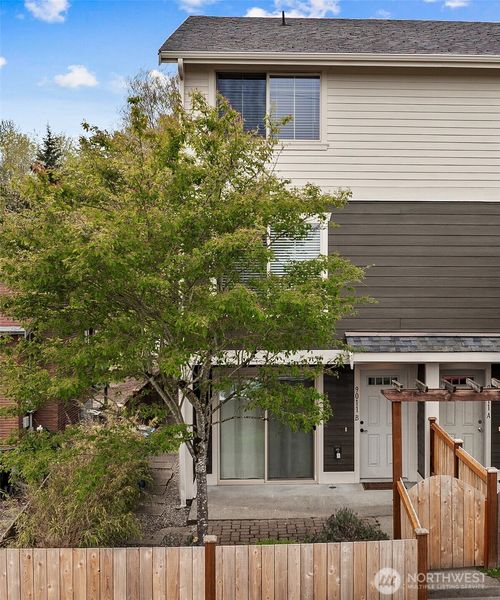 b-9011 46th Ave S, Seattle, WA, 98118-5001 | Card Image