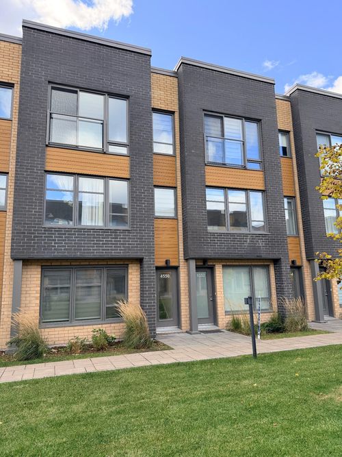 4550 Rue La Perrière, Longueuil (Saint-Hubert), QC, J3Y0W8 | Card Image