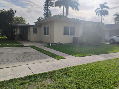 apt-2-242 Se Park St, Dania Beach, FL, 33004-3772 | Card Image