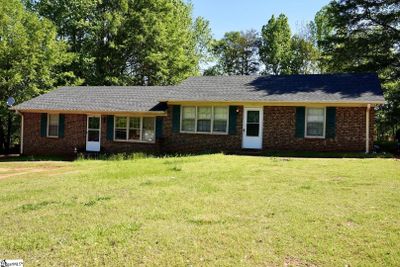 14 Wedgefield Drive, Home with 4 bedrooms, 2 bathrooms and null parking in Boiling Springs SC | Image 1