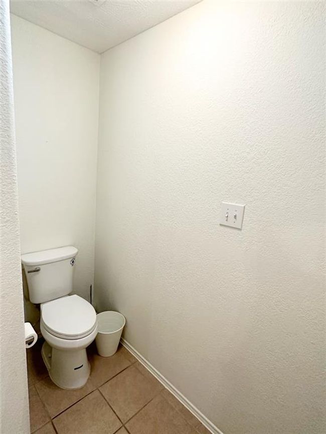 7907 Fire Thorn Ln, House other with 3 bedrooms, 2 bathrooms and 2 parking in Cypress TX | Image 13