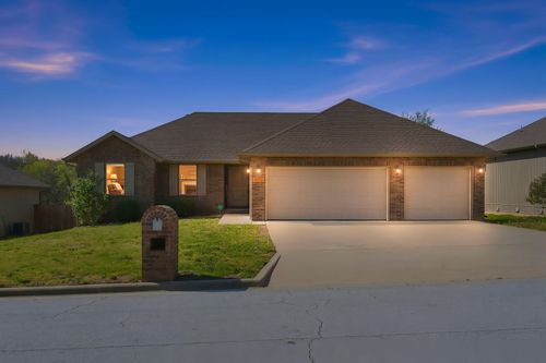 1070 E Lakota St, Nixa, MO, 65714-7555 | Card Image