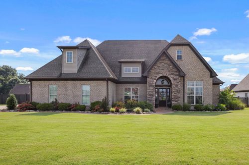 114 Ashley Dr, Tuscumbia, AL, 35674-8102 | Card Image