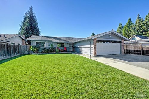212 Stonyford Drive, Vacaville, CA, 95687 | Card Image
