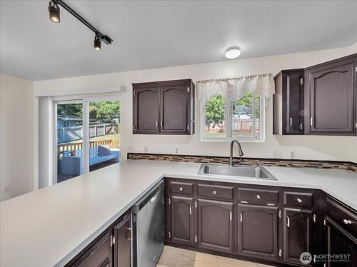 1233 Rickover Dr, Coupeville, WA, 98239-4100 | Card Image