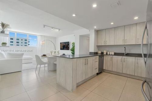 505-7525 E Treasure Dr, North Bay Village, FL, 33141-4373 | Card Image