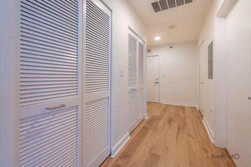 unit-921-901 Madison St, Chicago, IL, 60607-3376 | Card Image