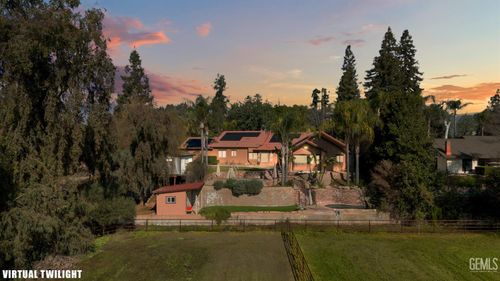 915 S Strathmore Avenue, Lindsay, CA, 93274 | Card Image