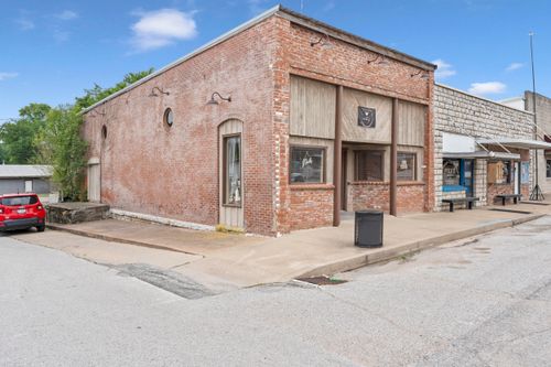 300 S Main St, South West City, MO, 64863-9456 | Card Image
