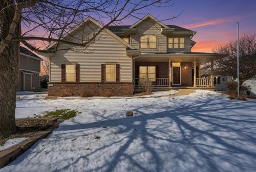 387 Liberty Park Dr, Oregon, WI, 53575-3943 | Card Image