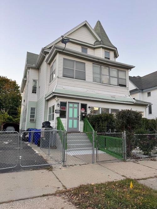 44 Brookline Ave, Springfield, MA, 01107 | Card Image