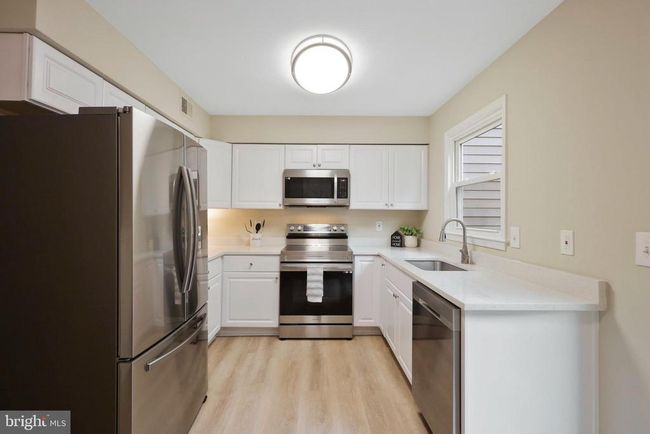 7470 Laurel Oak Ct, Townhouse with 2 bedrooms, 3 bathrooms and null parking in SPRINGFIELD VA | Image 8