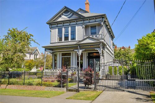 255 Government St, Victoria, BC, V8V2L1 | Card Image