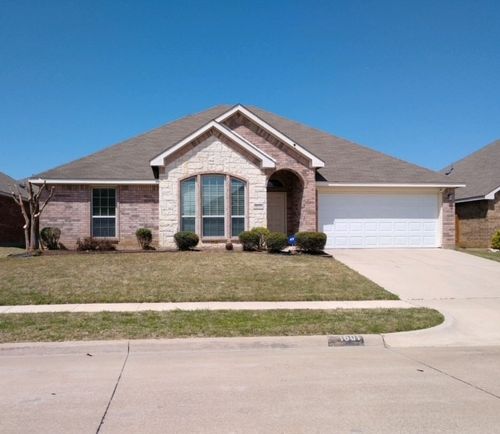 1601 White Willow Ln, Arlington, TX, 76002-4645 | Card Image