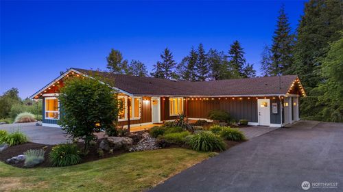 39631 252nd Ave Se, Enumclaw, WA, 98022-8825 | Card Image