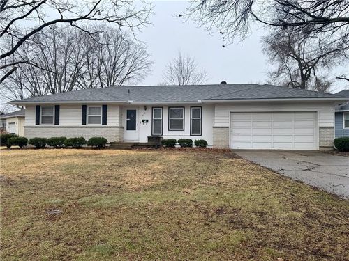 512 Nw Lakeview Rd, Blue Springs, MO, 64014-2741 | Card Image