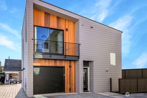 4217 S Findlay St, Seattle, WA, 98118-2408 | Card Image