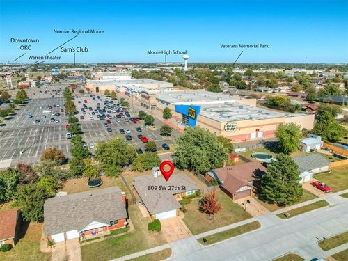 809 Sw 27th St, Moore, OK, 73160-5524 | Card Image