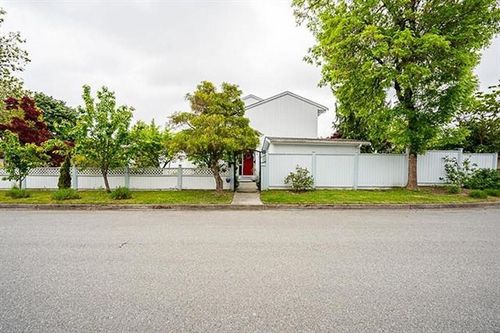 15524 96b Ave, Surrey, BC, V3R7N7 | Card Image