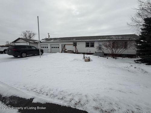 30 3rd Street Nw, Golden Valley, ND, 58541 | Card Image