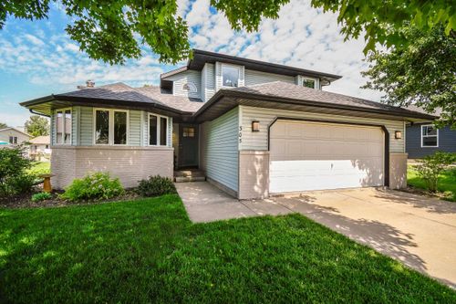 305 Prairie Grass Trail, DeForest, WI, 53532 | Card Image
