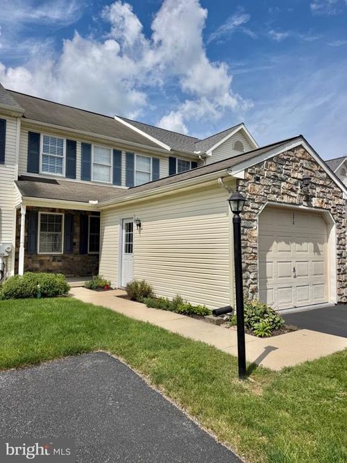 572 Wood Duck Dr, MANHEIM, PA, 17545-8889 | Card Image