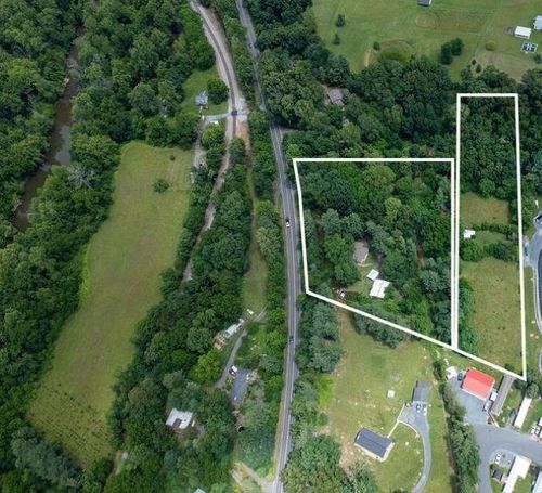 3581 E Side Hwy, GROTTOES, VA, 24441-5018 | Card Image