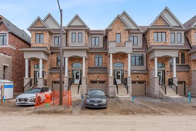 13 Frank Lloyd Wright St, House attached with 3 bedrooms, 3 bathrooms and 2 parking in Whitby ON | Image 3