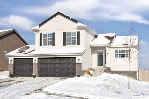 21054 Madison St, Elkhorn, NE, 68022-4118 | Card Image