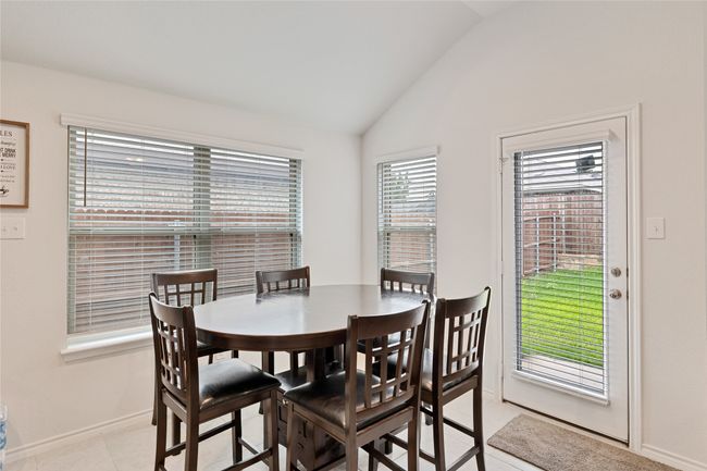 9220 Nevis Dr, House other with 4 bedrooms, 2 bathrooms and null parking in Fort Worth TX | Image 8